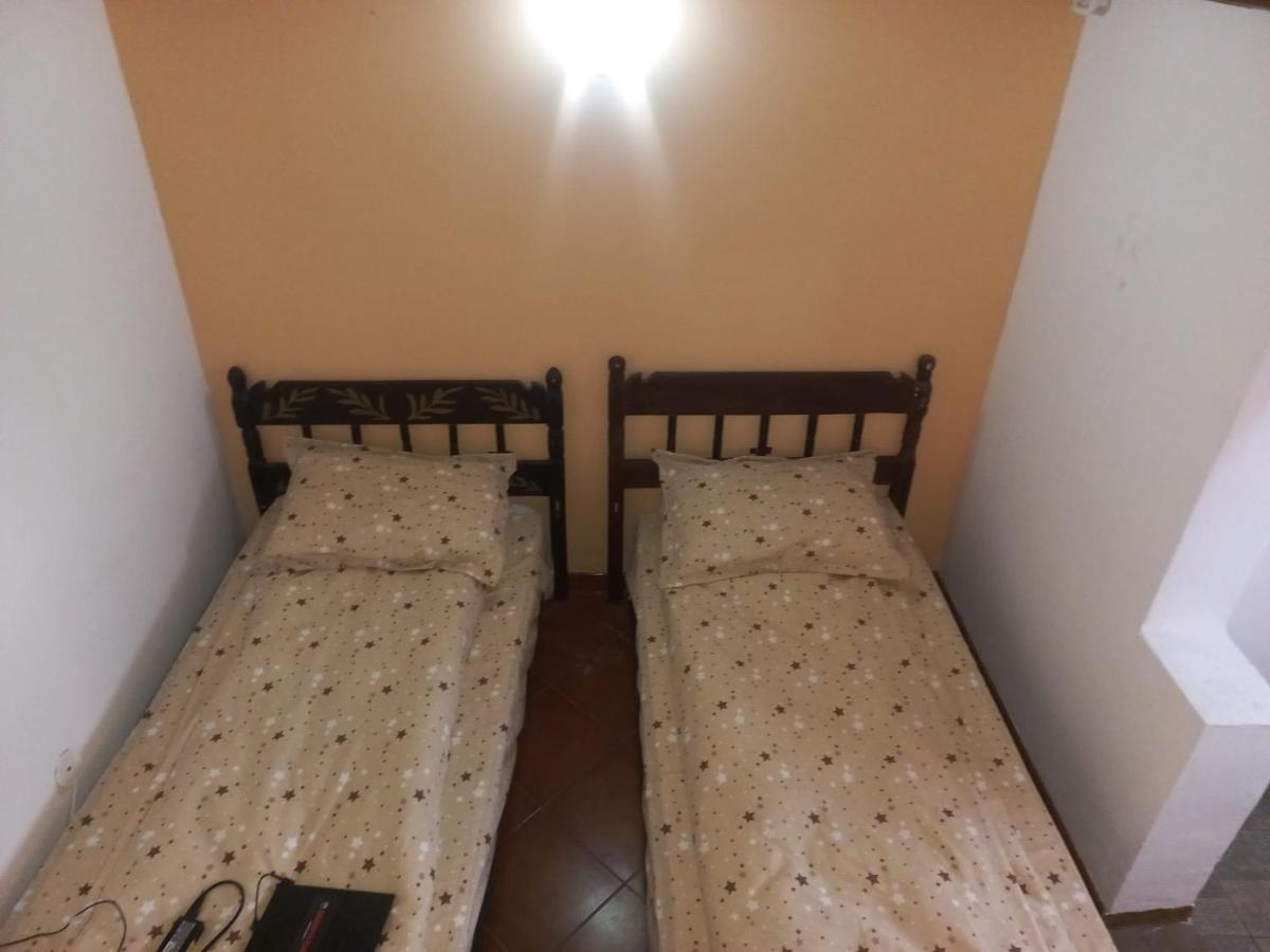 Double Room With Private Bathroom By Osteria Constantino Targoviste Exterior photo