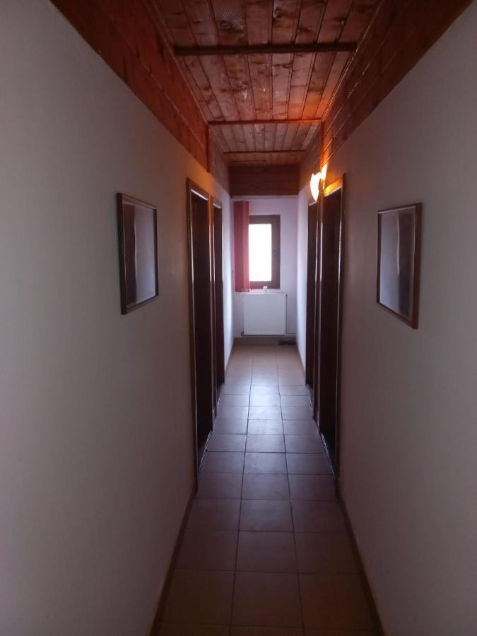 Double Room With Private Bathroom By Osteria Constantino Targoviste Exterior photo