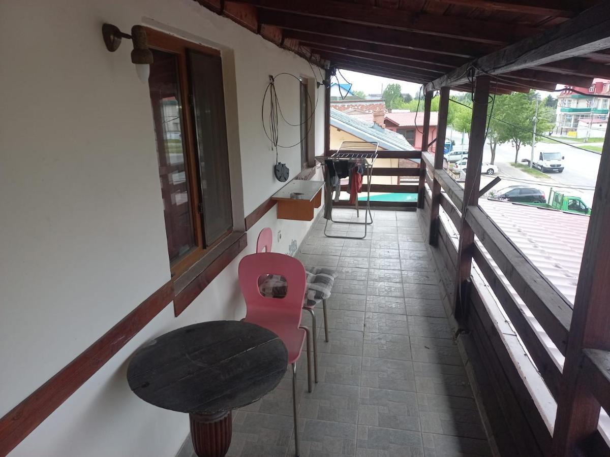 Double Room With Private Bathroom By Osteria Constantino Targoviste Exterior photo